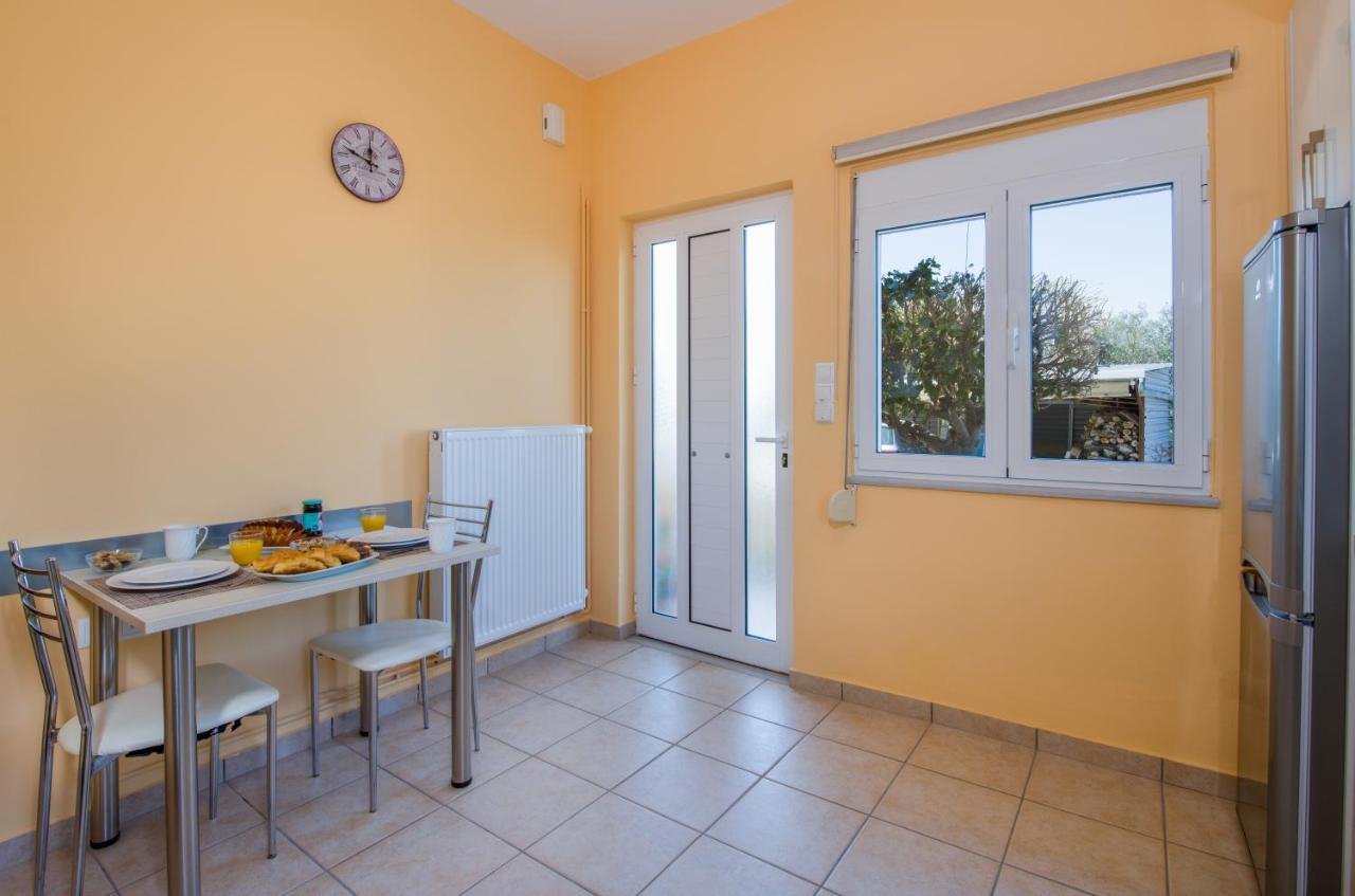 Georgia' S Apartment No1 Maleme Eksteriør bilde